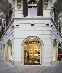 versace a via veneto|Trova la boutique Versace più vicina .